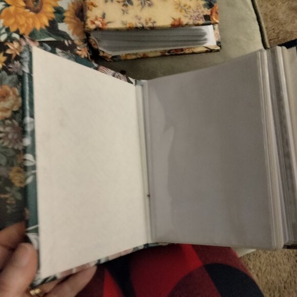 4 Photo Albums for 4 x 6 Photos - Whole lot $8 - Picture 2 of 3